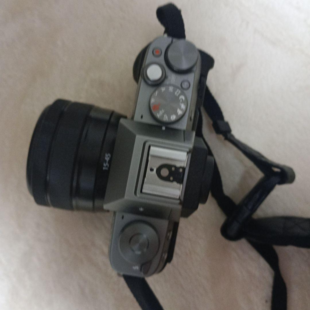 Fujifilm X-T100 ミラーレス一眼 本体