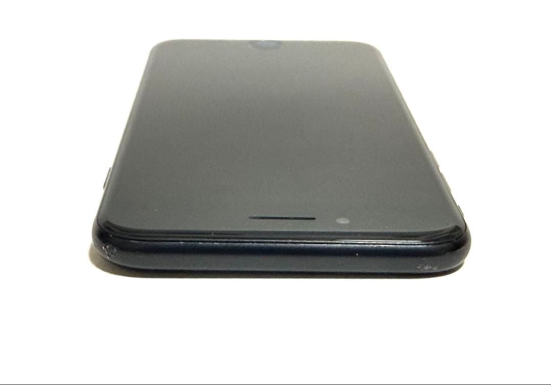 iPhone SE 第2世代　64GB