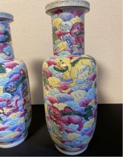 【海】中国美術品  大清道光年製在銘　粉彩獅子図花瓶　九獅子花瓶　2本　希少美品