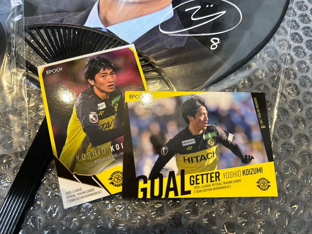 柏レイソル2025 スーツラッフルくじ No.8小泉佳穂 特大アクスタ＆うちわ