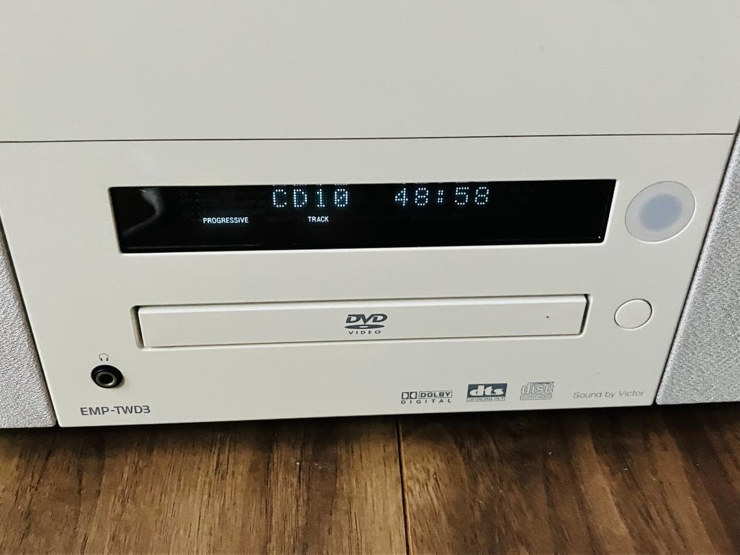 EPSON プロジェクター　dreamio EMP-TWD3