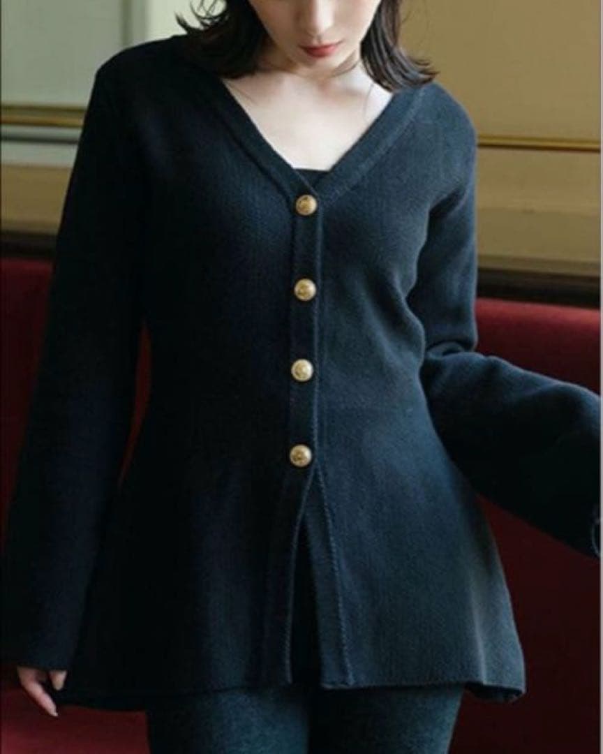 コメントください〜＾＾ 新品タグ付き✨アニュアンス ウエストシェイプペプラ