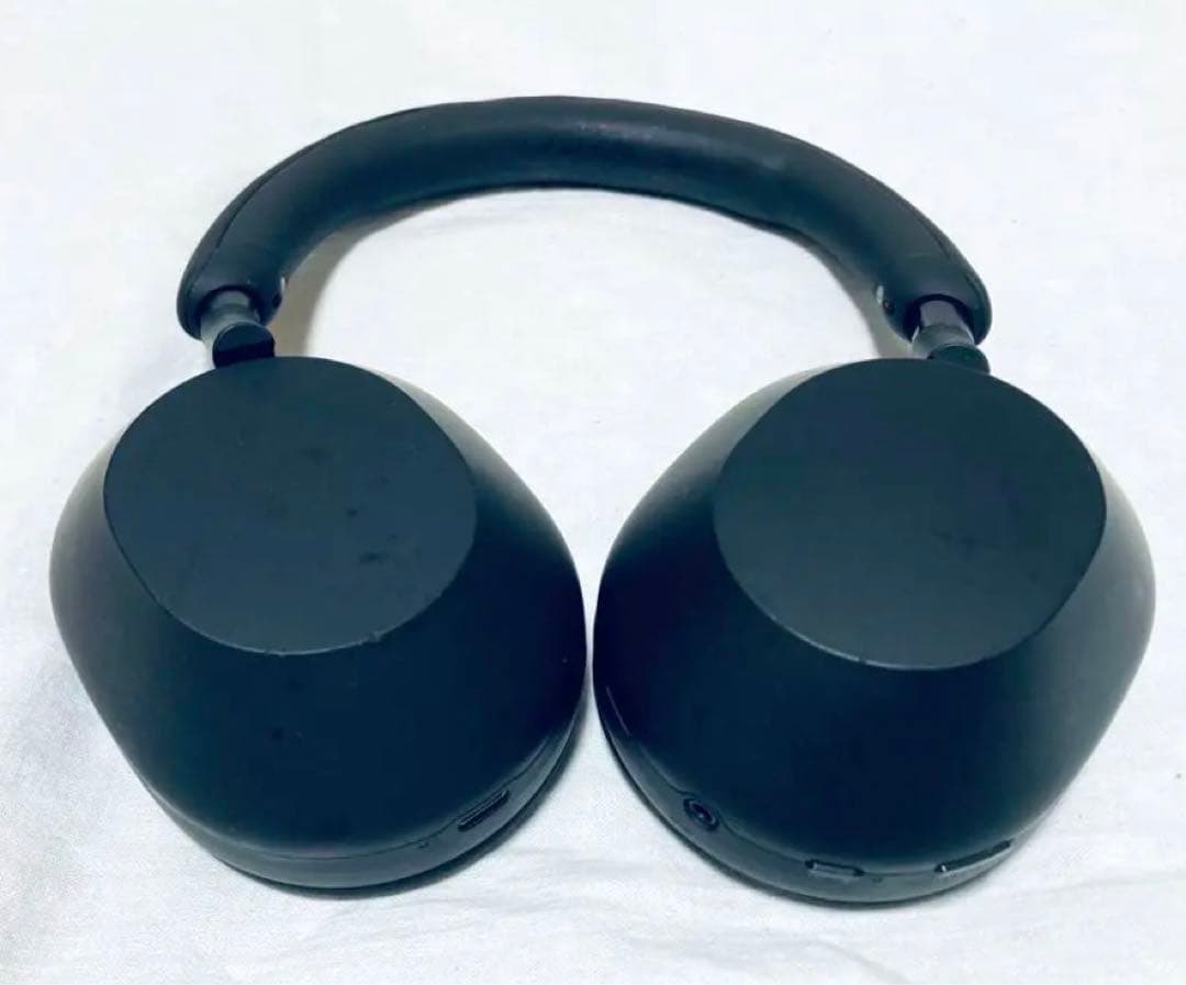 WH-1000XM5 ブラック ワイヤレスヘッドホン 収納ケース付