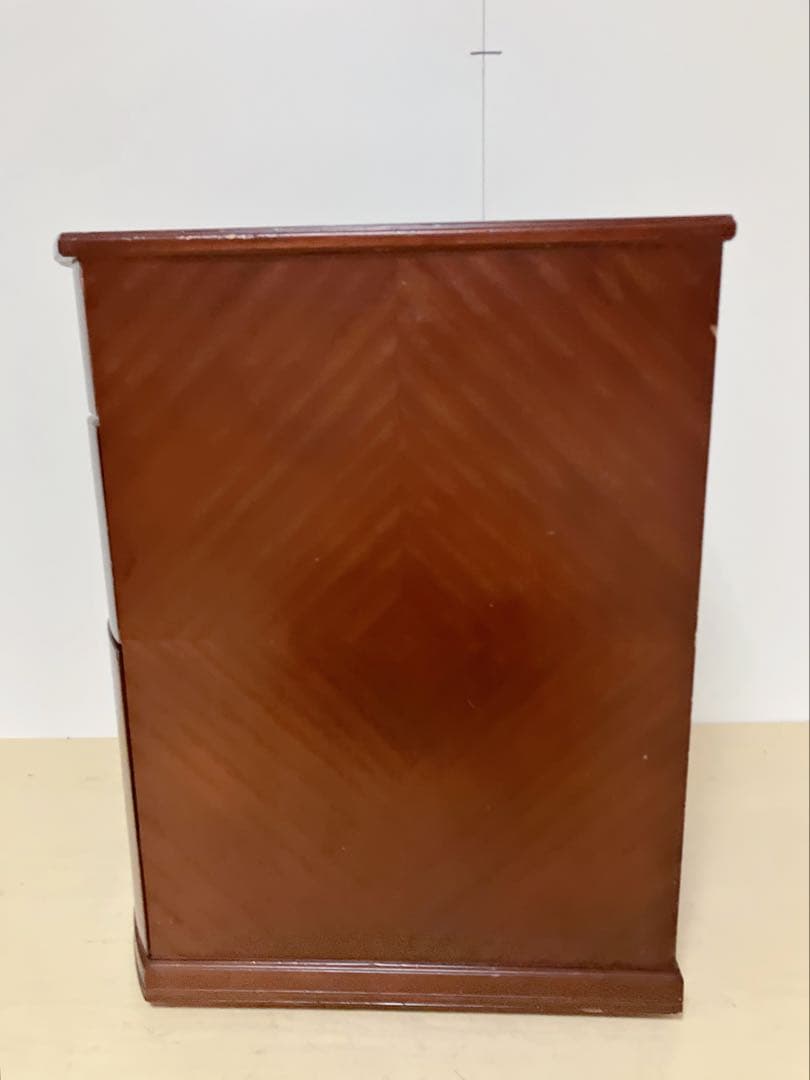 アンティーク調　キャスター付き　木製サイドテーブル　キャビネット　エンドテーブル