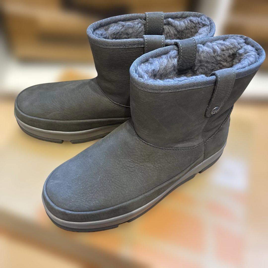 UGG W CLASSIC WEATHER MINI グレー　ブーツ　防水