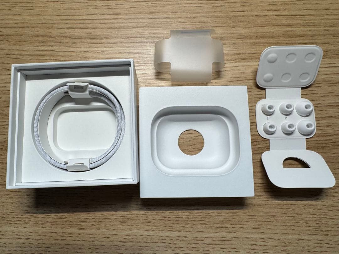 Apple アップルAirPods Pro 2 エアーポッズプロ2 ⭐︎左耳のみ⭐︎