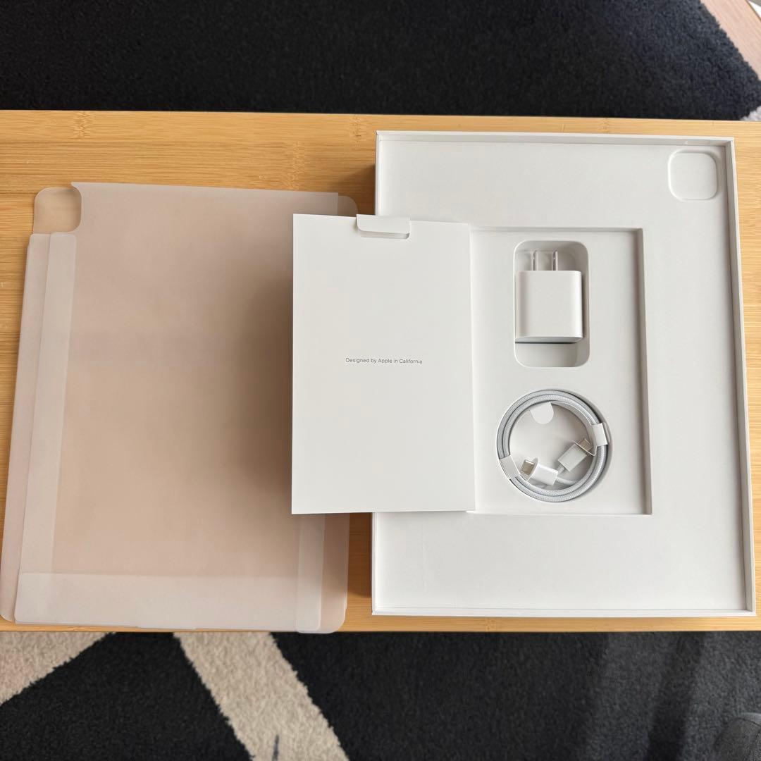 iPad Pro 12.9インチ 第6世代 Wi-Fi+Cellular 1TB