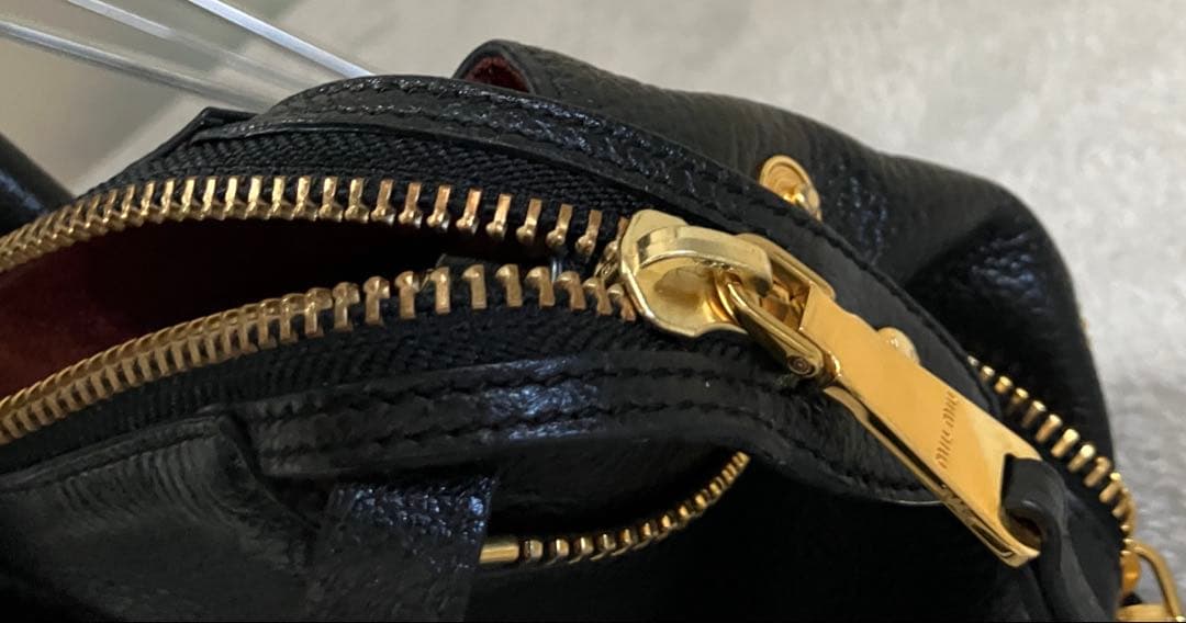 【最終値下げ】miumiu バッグ　マドラス　ショルダーバッグ