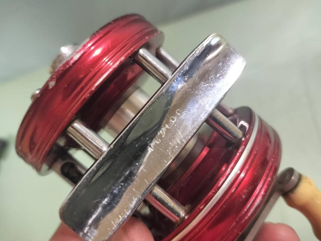 ★アブガルシア　アンバサダー 5０００　ビンテージ　リール レッド