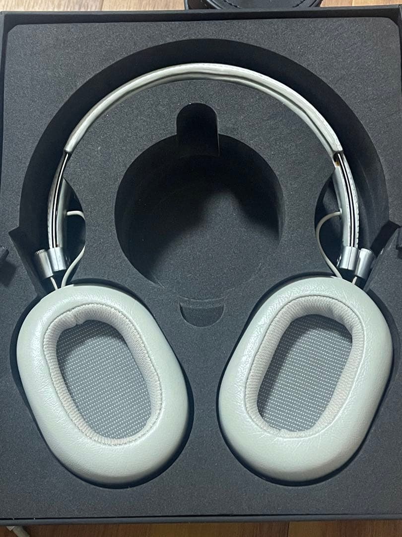 MH40 master&dynamic ホワイト　有線　ヘッドホン