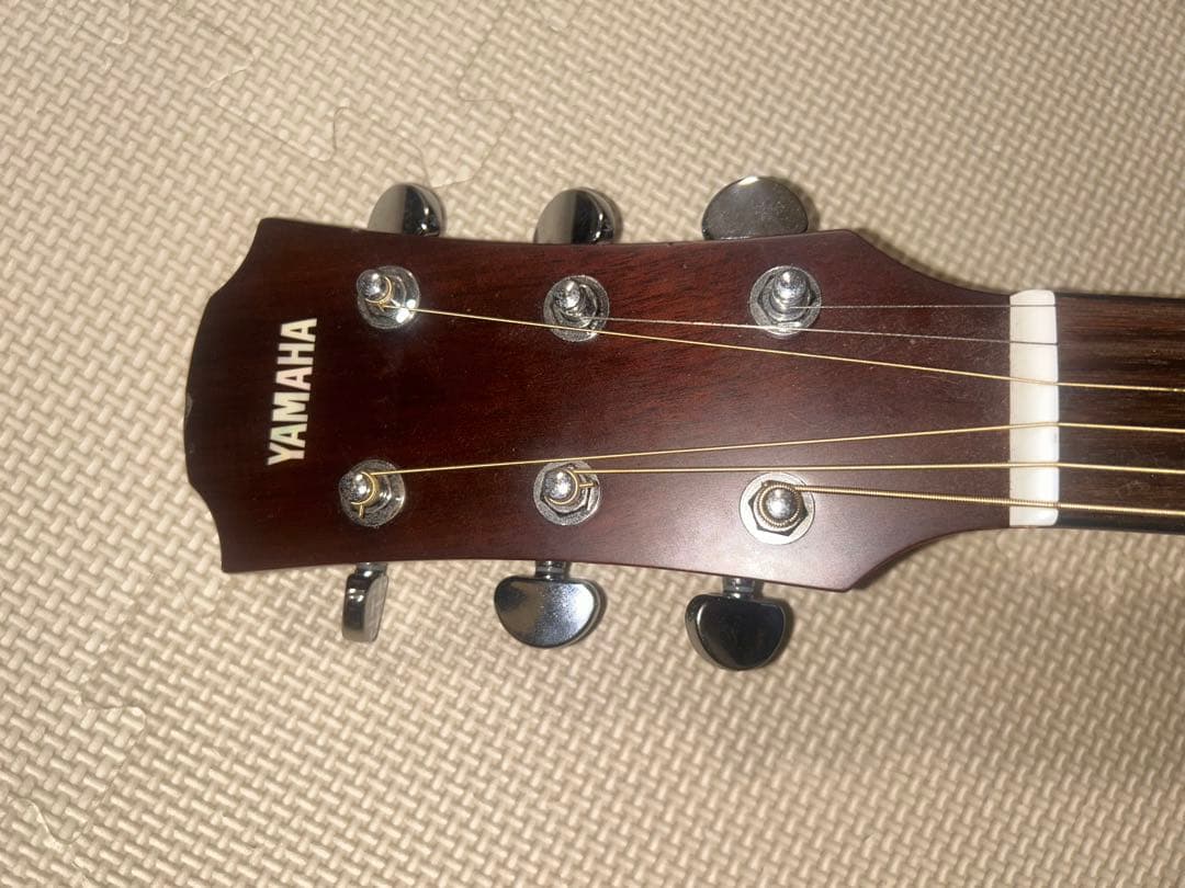 【美品YAMAHAAC1M ケース・カポ・チューナー付きエレアコギター 新弦付き
