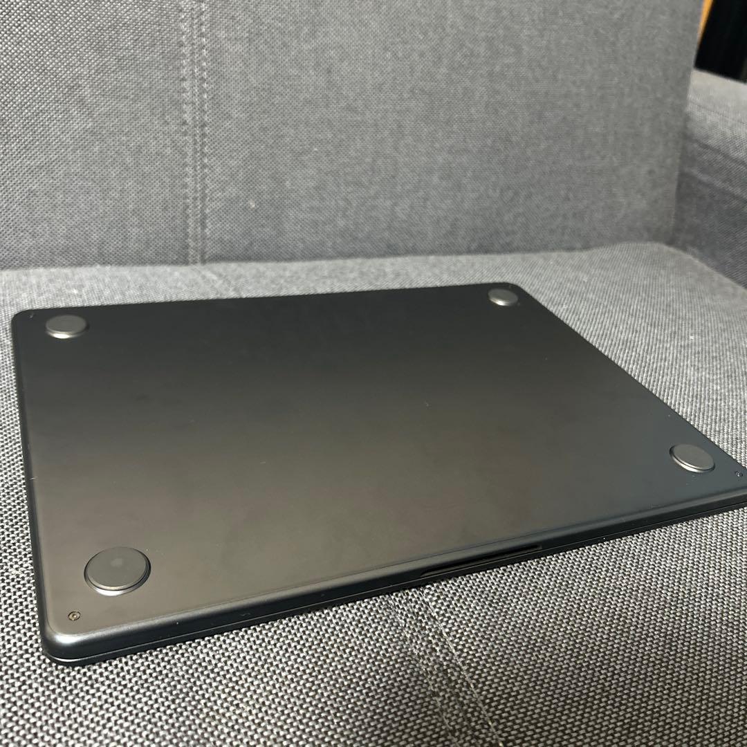 MacBook Air ミッドナイト　100%バッテリー