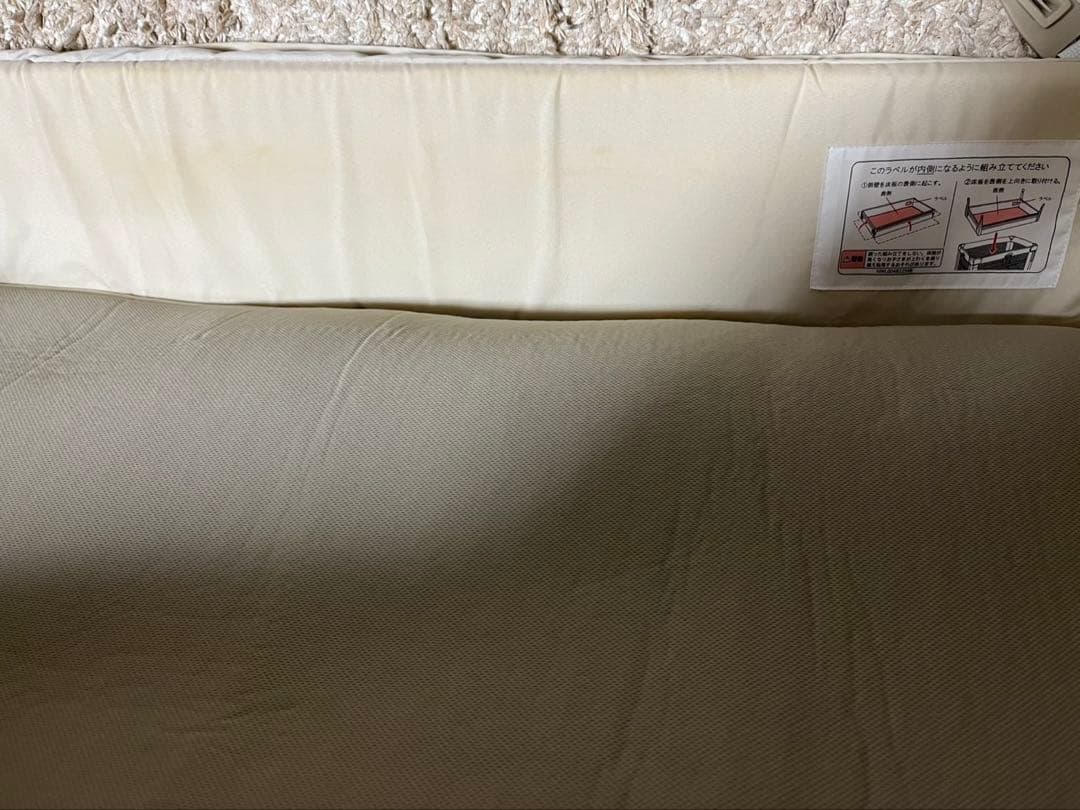 【メルカリ市値下】Apricaベビーベッドココネルエアープラスホワイトベージュ