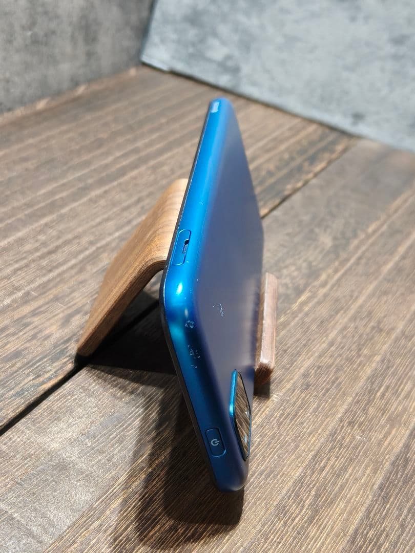 かんたんスマホ3 A205KC Simフリー スマホ