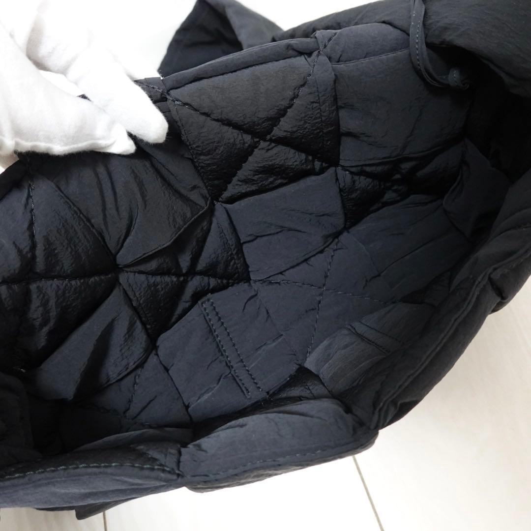 ボッテガヴェネタ パデッドテック カセット マキシイントレチャート　ブラック