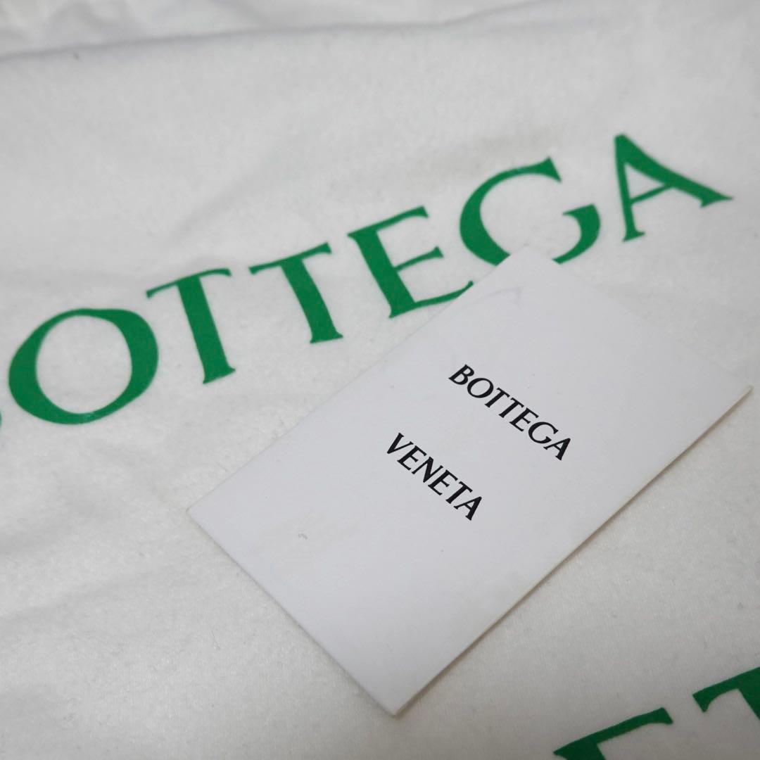 ボッテガヴェネタ パデッドテック カセット マキシイントレチャート　ブラック