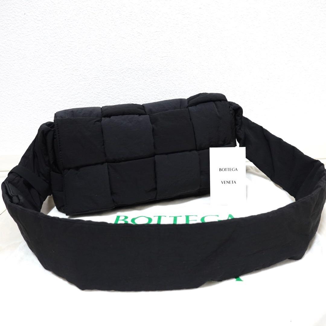 ボッテガヴェネタ パデッドテック カセット マキシイントレチャート　ブラック