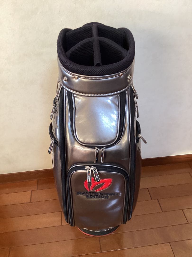 MASTER BUNNY EDITION キャディバッグ シルバー