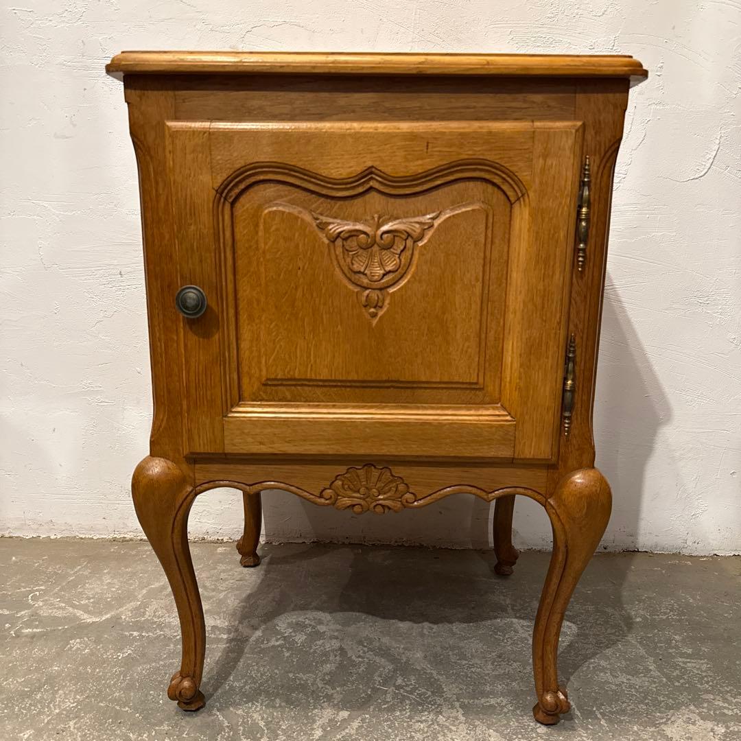 年末年始saleヴィンテージ　木製サイドテーブル　扉収納付き　右開き