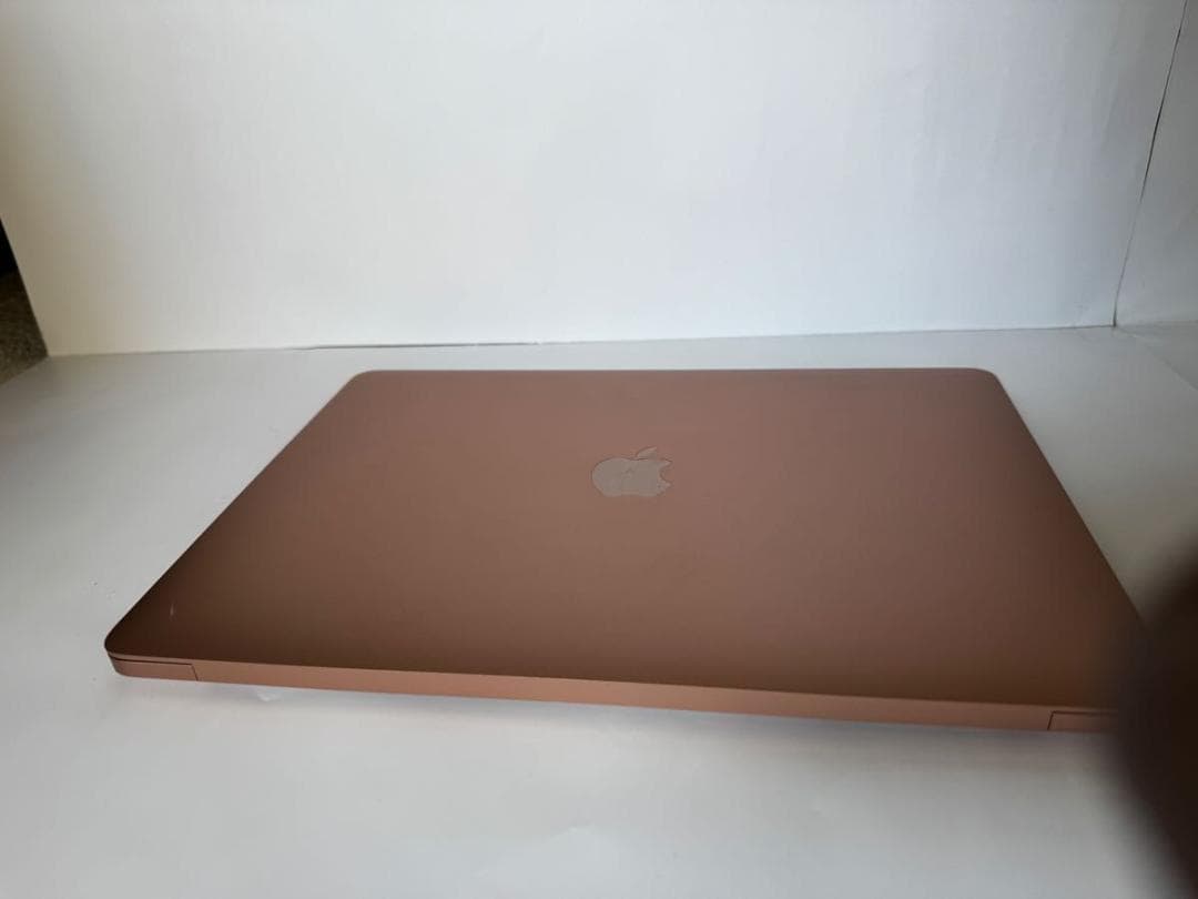 MacBook Air (Retina, 13-inch, 2019) ゴールド