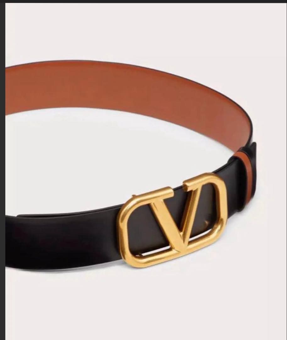 Vロゴ シグネチャー シャイニーカーフスキン リバーシブルベルト 40MM