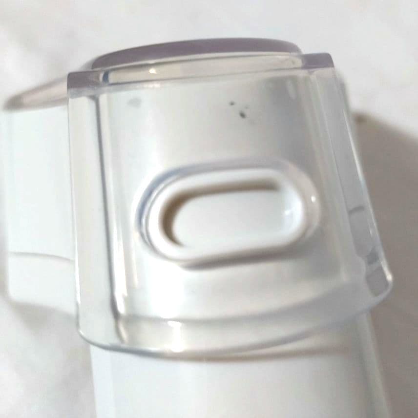 未使用品　アイリスオーヤマ　ハンディリンサークリーナー　RNS-B200D-HW