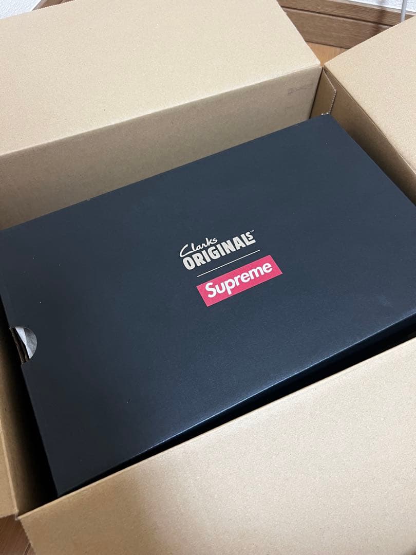 【最終値下】新品26.5 supreme x クラークス　ワラビー　シュプリーム