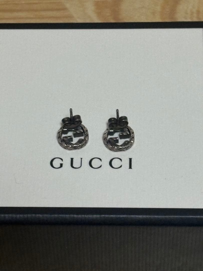 GUCCI インターロッキング　ピアス