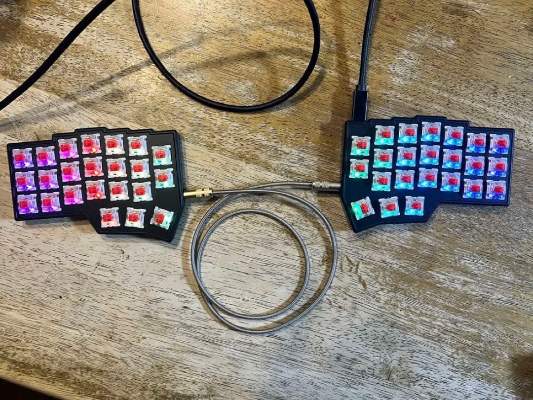 キーボード corne v4 cherry