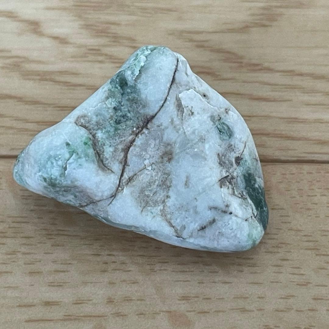 糸魚川　翡翠原石　緑