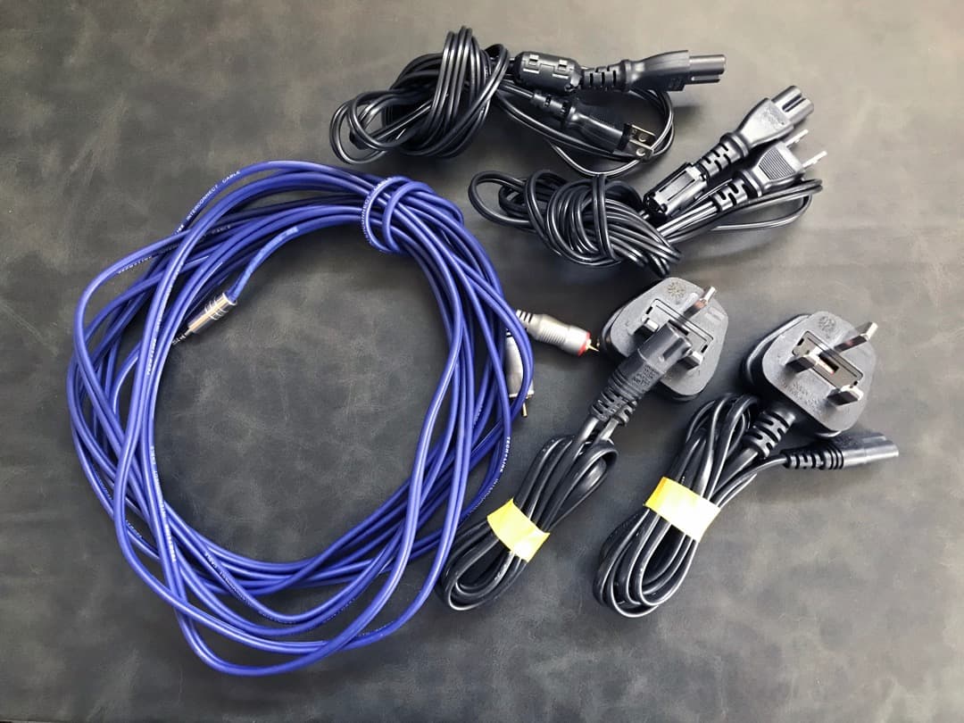 Genelec 6010A ペア 220v ステップアップ トランス付属