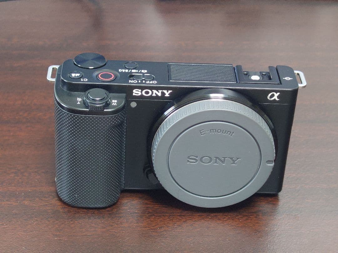 SONY vlogcam ZV-E10 ボディ　＋予備バッテリ、チャージキット