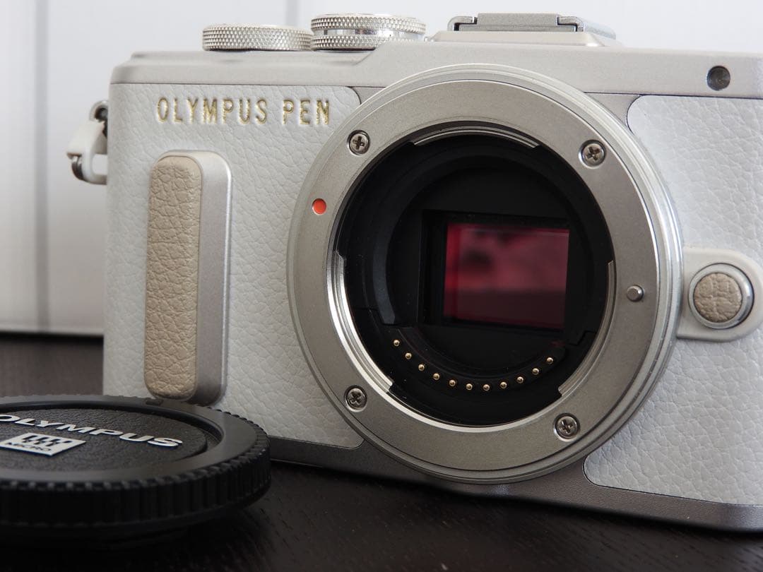 OLYMPUS PEN E-PL8 ダブルズーム ホワイト オリンパスミラーレス