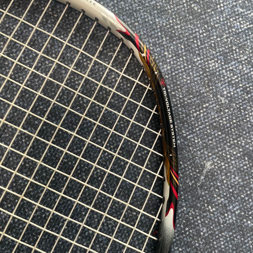 YONEXVOLTRIC 80 バドミントンラケット