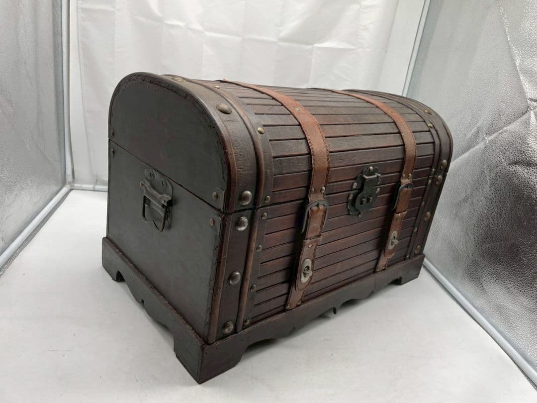 (iy/7.31/10)宝箱型収納　レトロ木箱