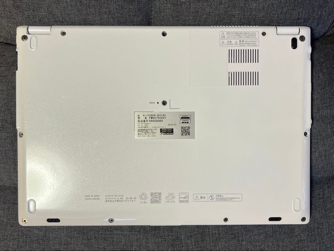 富士通 LIFEBOOK 薄型軽量ノートPC 初期化済み 充電コード 説明書 付