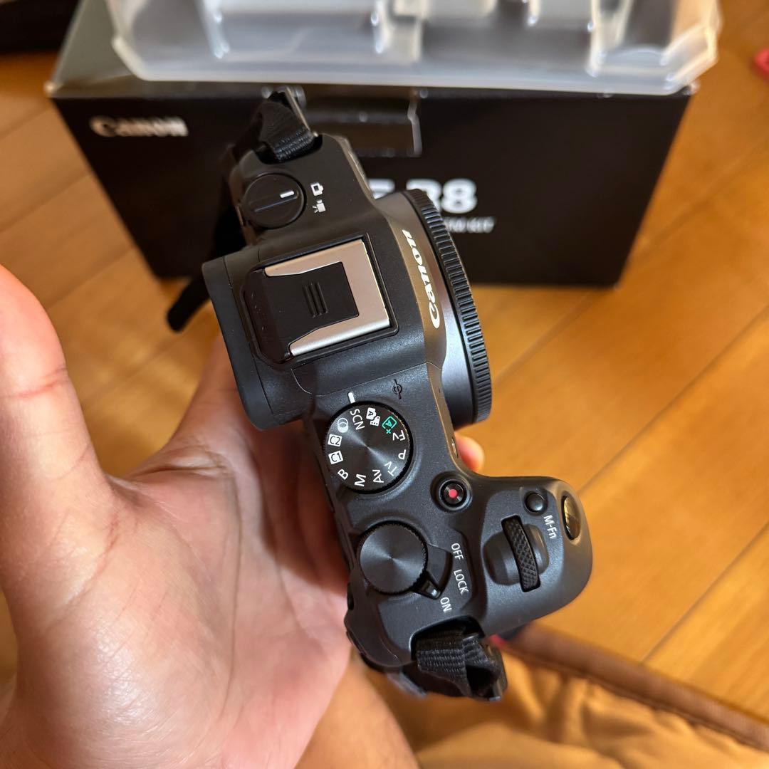 【超美品】Canon EOS R8 ボディー