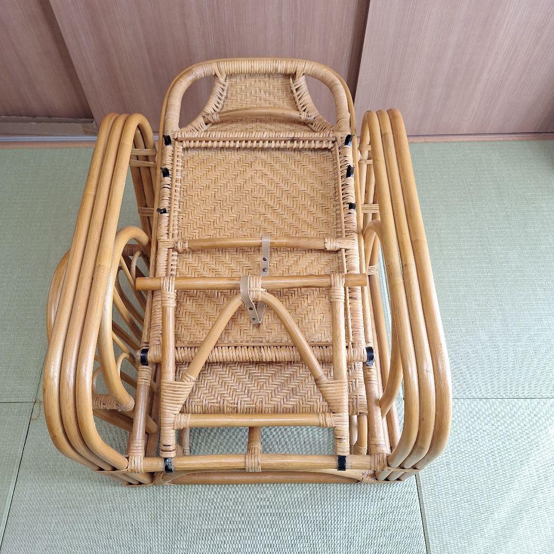 引き取り大歓迎❗ラタン リクライニングチェア マガジンラック付き