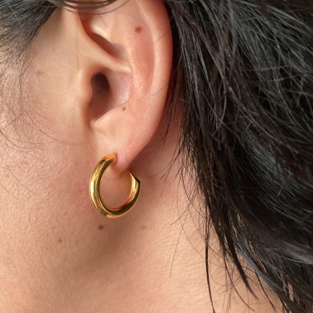 ゴールド 4×23mm 両耳　18金　ピアス　701サイズ同