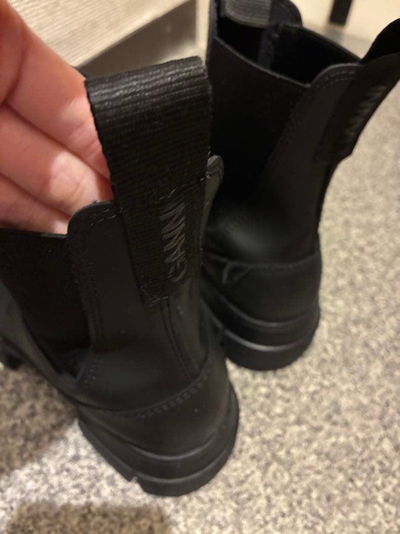 【GANNI】チェルシーブーツ　36サイズ