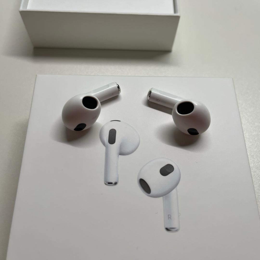 Apple AirPods3 (第3世代) 未使用純正ケーブル付属