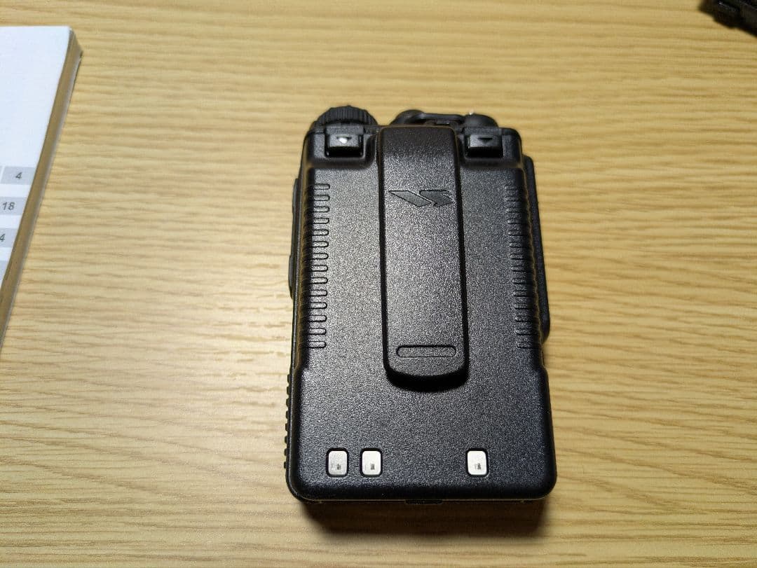 バーテックススタンダード　VX-8 トリプルバンドトランシーバー