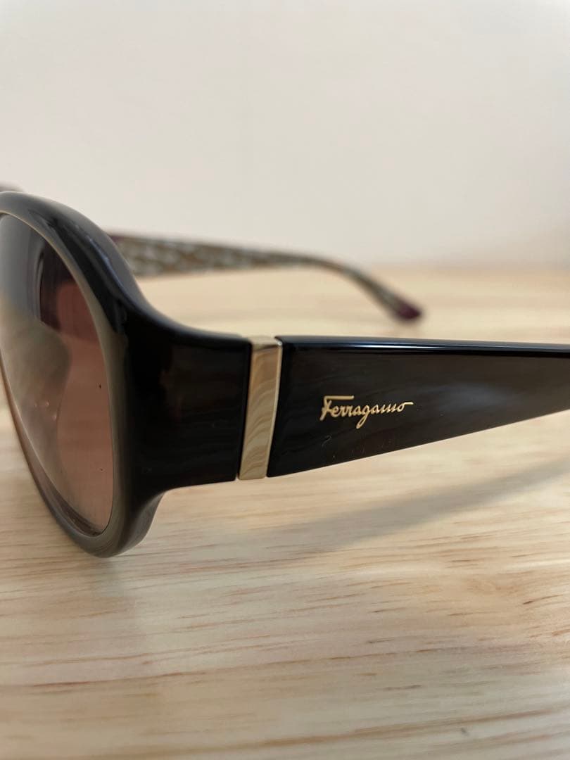 【美品】Ferragamo サングラス ブラウンレンズ フェラガモ