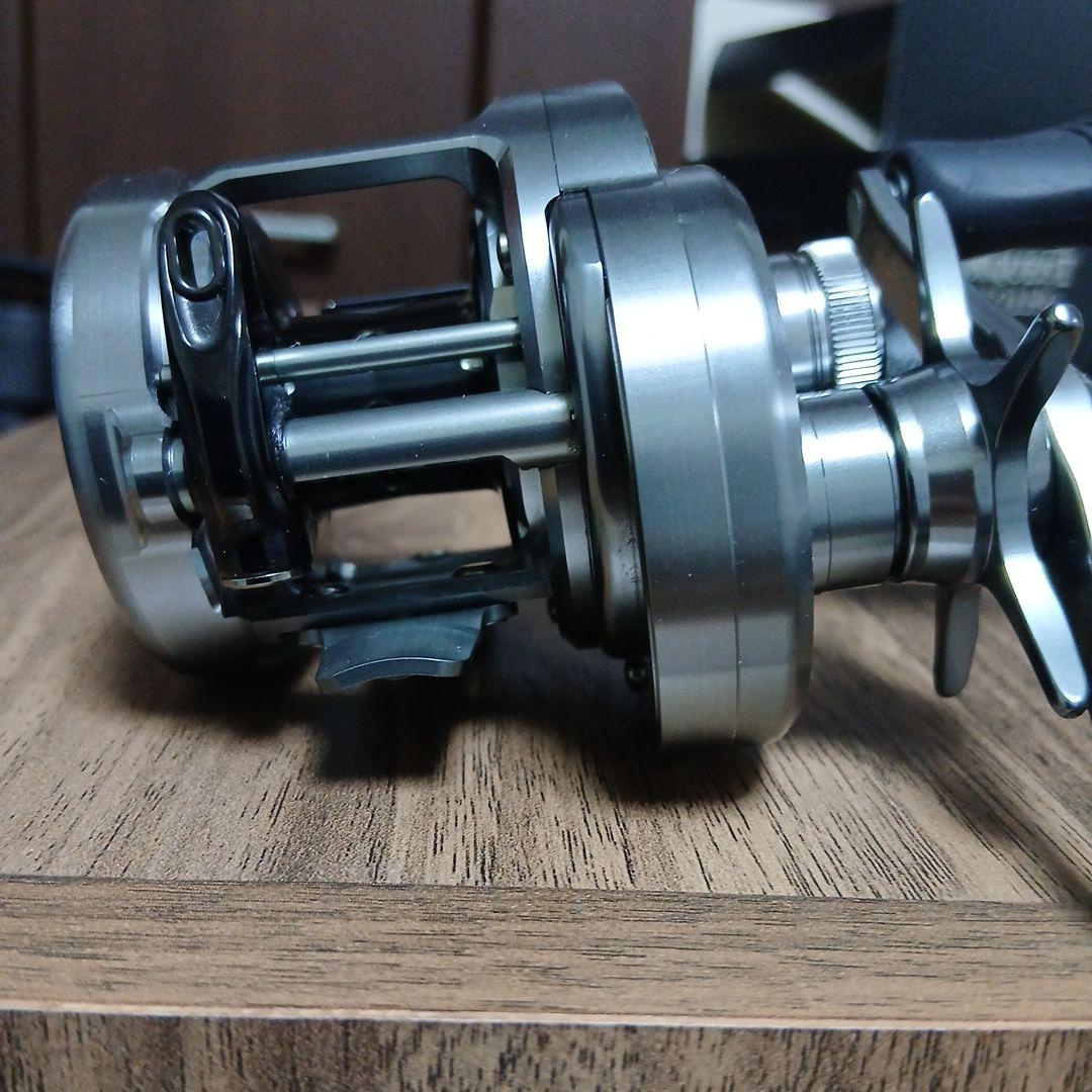 リール SHIMANO CALCUTTA CONQUEST DC 201HG