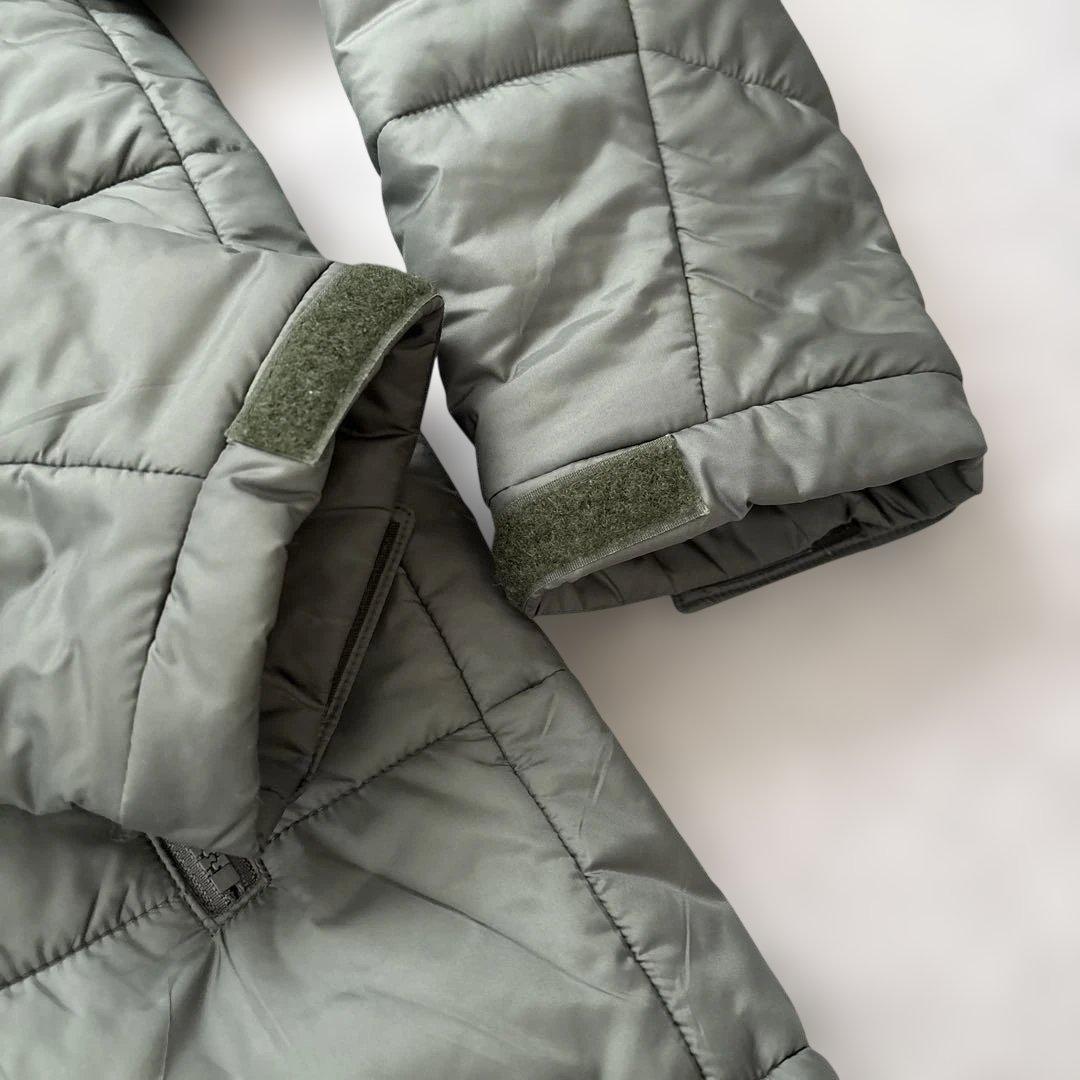 HELLY HANSEN アウター　ダウン　Mサイズ