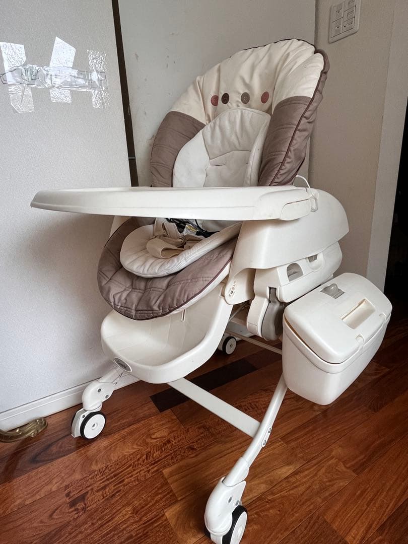 Combi ネムリラ 電動 スウィング￼￼ AUTO SWING ベビーチェア