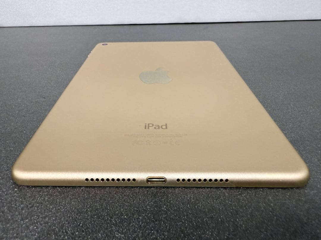 iPad mini4　128GB　7.9インチ　ゴールド／ホワイト　Apple