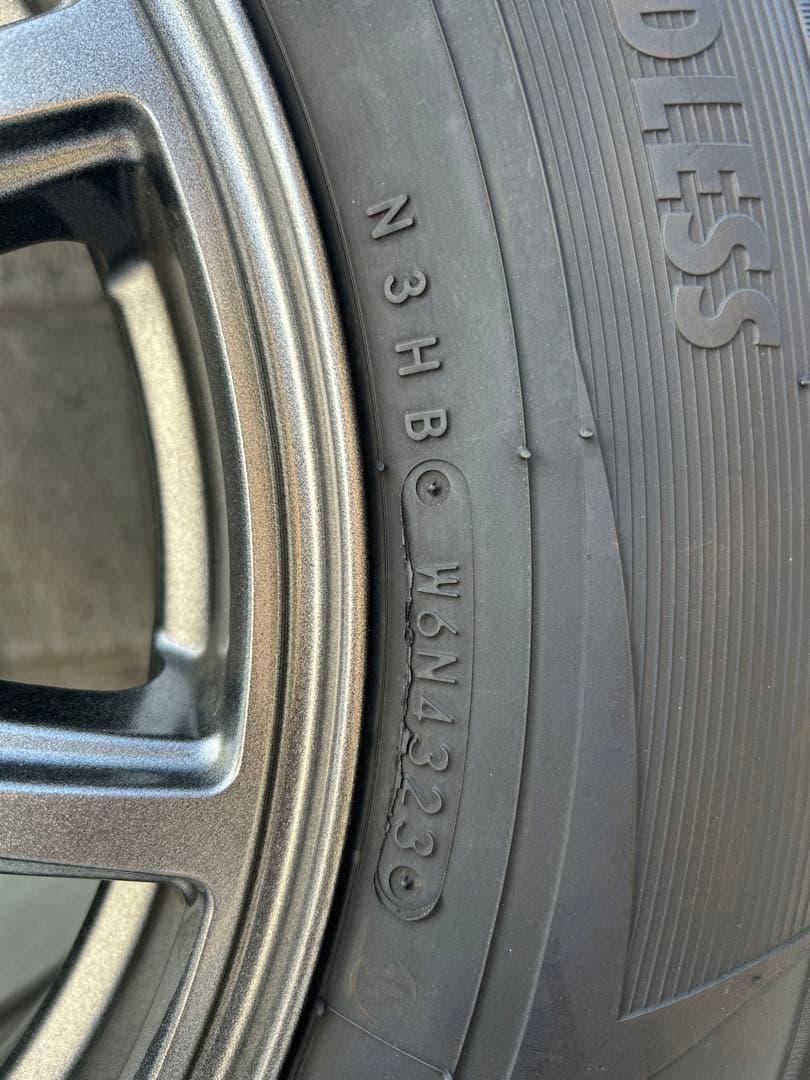 【美品！送料込み！値下げ交渉可】23年製　スタッドレスタイヤホイール4本セット