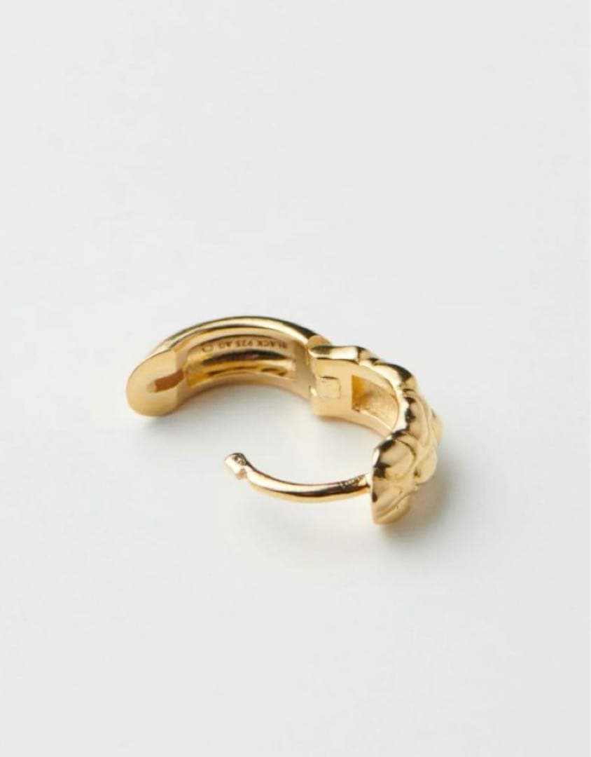 箱無しSale‼️マリアブラックHot Lips Huggie片耳用【1点のみ】