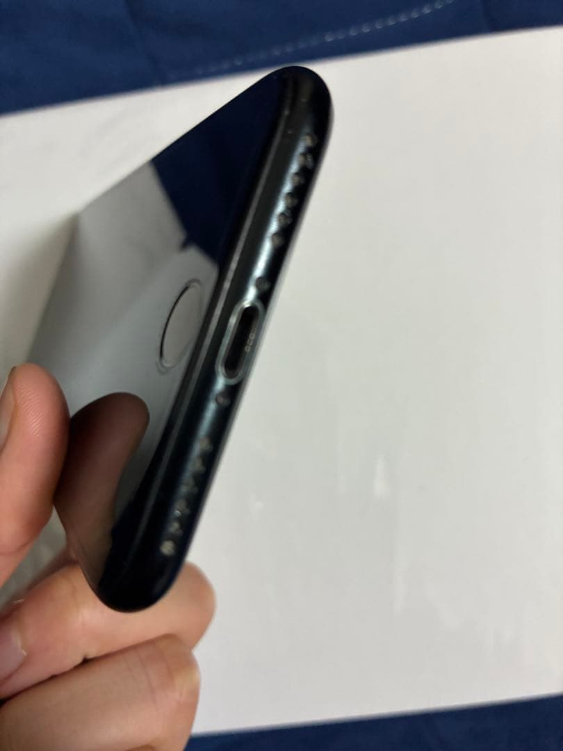 エ*ア様 iPhone SE (第 3 世代)、128GB ジャンク品